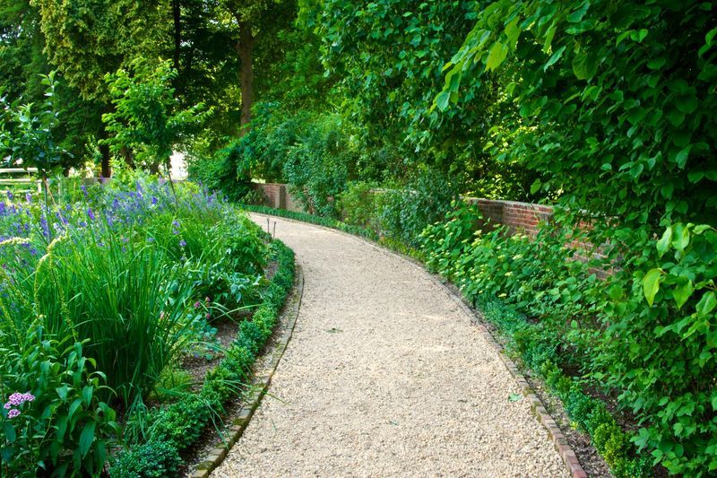 curved gravel walkway