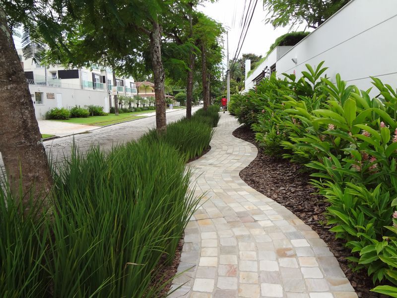 curved paved walkway